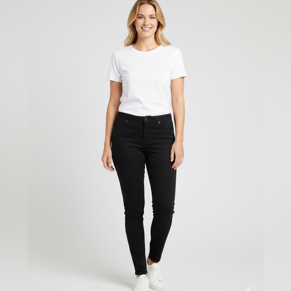 Yours Clothing Ava Skinny Mid-Rise Classic Black Women's Jeans. US Size 16/18
